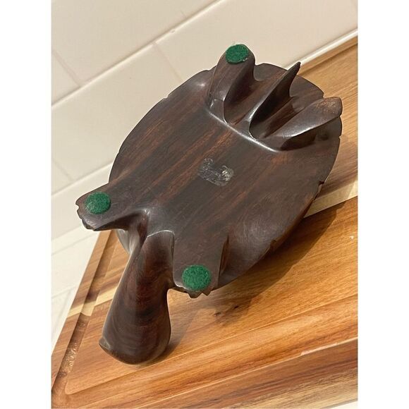 Hand carved Mahogany turtle - Picture 5 of 8